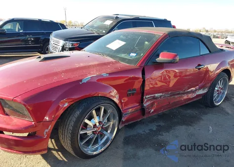 2005 Ford Mustang Gt z USA, uszkodzony, nr VIN 1ZVFT85H655210379